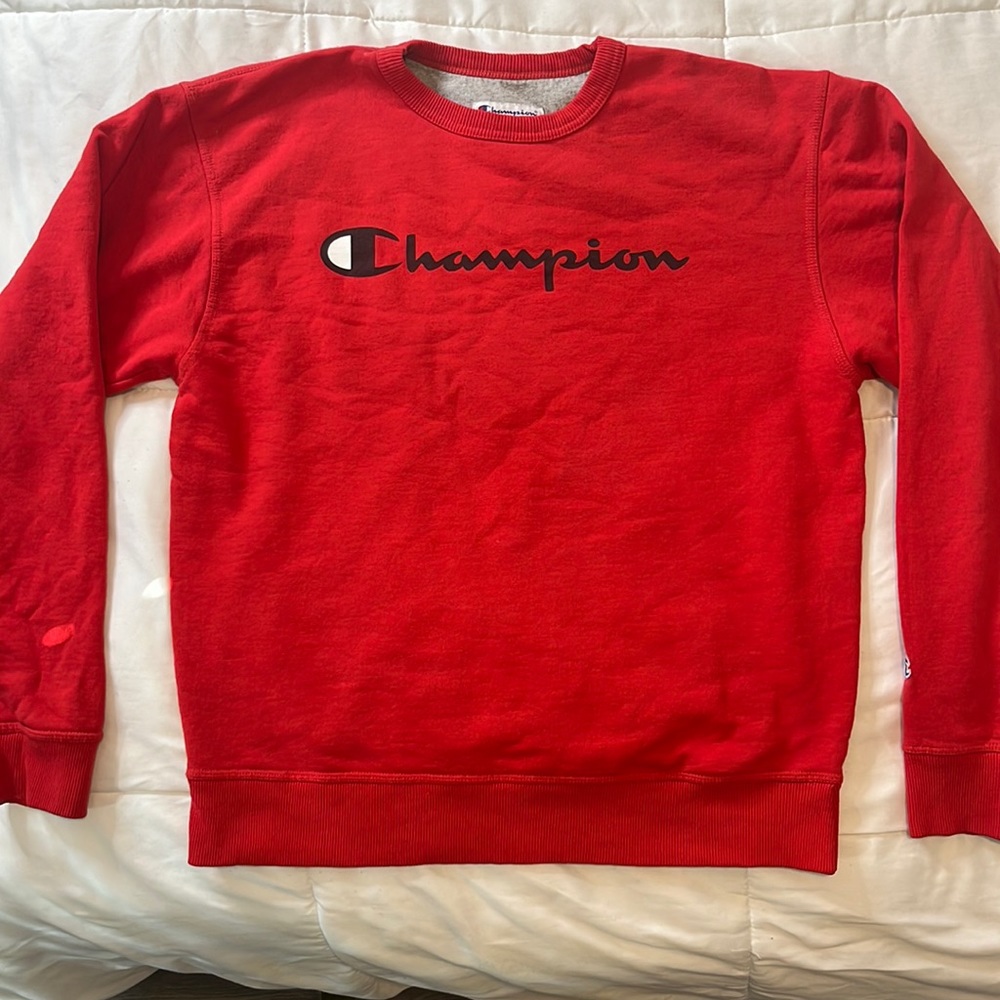 Red Pullover